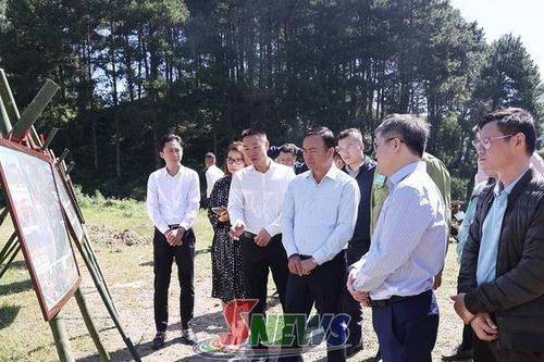 Kiểm tra tiến độ thực hiện một số dự án du lịch tại Vân Sơn, Vân Hồ