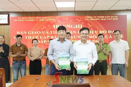 Bàn giao và tiếp nhận dữ liệu đo đạc, thu thập, lập bản đồ vùng trồng cà phê đáp ứng quy định EUDR