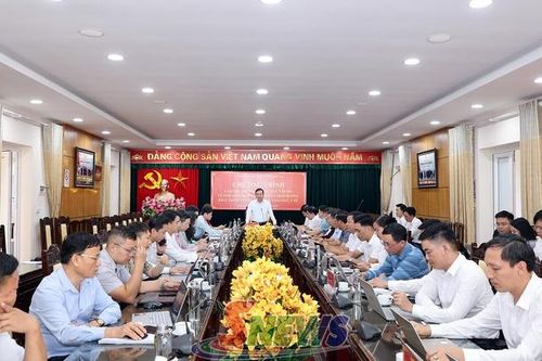 Đồng chí Phó Chủ tịch Thường trực UBND tỉnh làm việc với các xã khu vực Vân Hồ