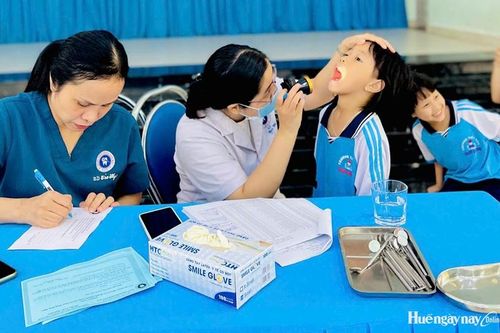 Chăm sóc sức khỏe răng miệng cho gần 1.300 học sinh tại phường Thanh Thủy
