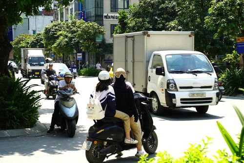 Mũ 20.000 - 30.000 đồng và dòng cảnh báo bị bỏ qua