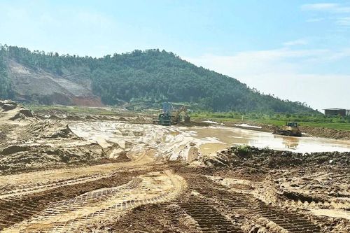 Cao tốc Vinh - Thanh Thủy: Tháo 'nút thắt' bãi đổ thải để đảm bảo tiến độ