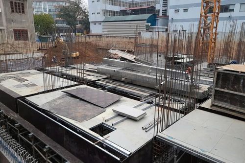 Cốp pha composite kết hợp sườn thép 'mở hướng' thi công nhà nhiều tầng