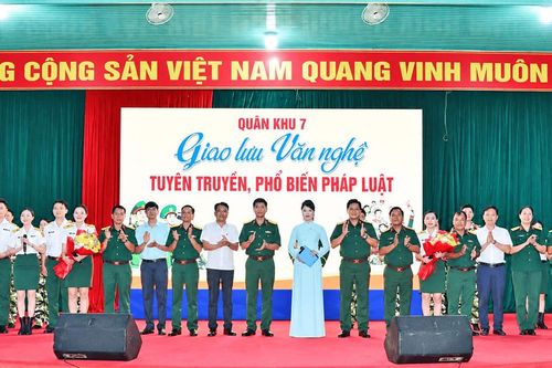 Đổi mới tuyên truyền pháp luật bằng sân khấu hóa và phiên tòa giả định