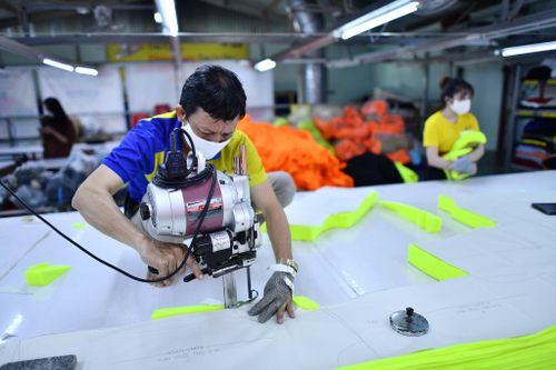 TP. Hồ Chí Minh tăng tốc sản xuất công nghiệp, phấn đấu quý IV phải tăng 15-16%
