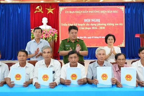 Thấm nhuần tinh thần 'Ba Nhất', giữ vững bình yên cơ sở