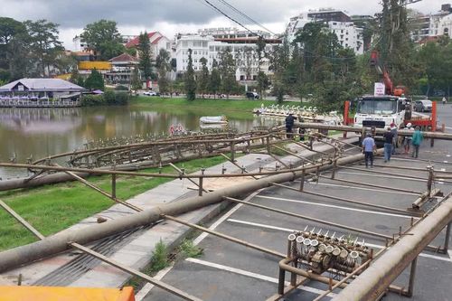 Tháo dỡ dàn nhạc nước gần 10 tỷ đồng tại hồ Xuân Hương Đà Lạt