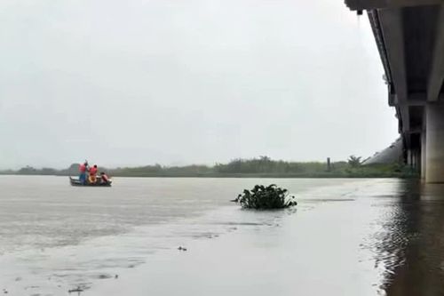 Lật ghe trên sông Bàn Thạch, vợ thoát nạn, chồng mất tích