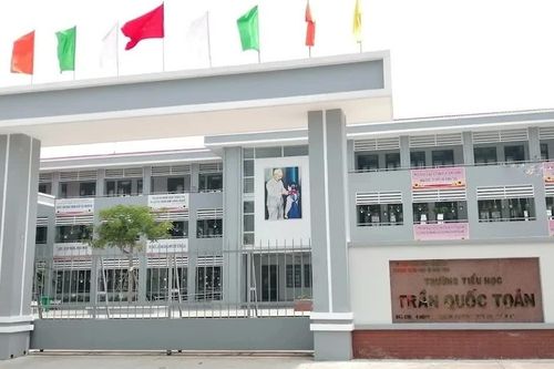 Nhiều học sinh một trường tiểu học bị viêm đường ruột và rối loạn tiêu hóa