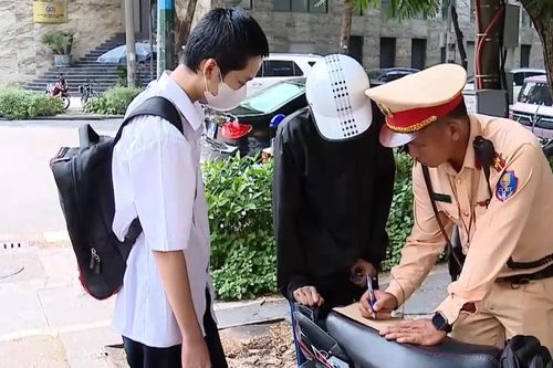 Xử lý hơn 4.200 học sinh, phụ huynh vi phạm giao thông