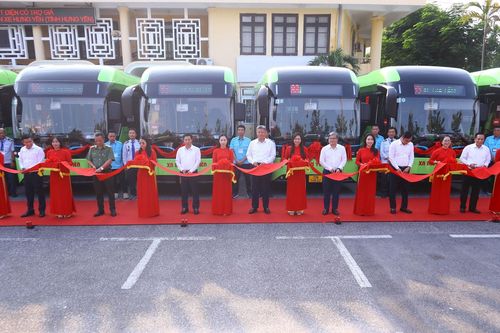 Mở tuyến buýt điện kết nối Hà Nội – Hưng Yên