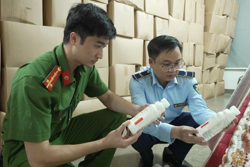 Liên tiếp triệt phá nhiều cơ sở sản xuất thực phẩm giả