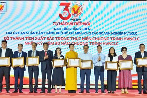 30 năm hình thành hệ sinh thái hàng Việt Nam Chất lượng cao