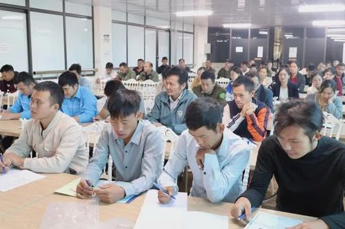 Tập huấn kiến thức công nghệ số cho 70 thành viên Tổ chuyển đổi số cộng đồng xã Nam Tuấn