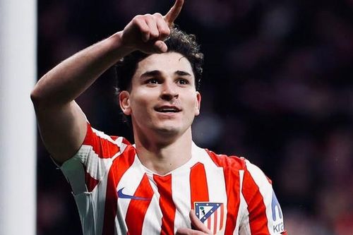 Julian Alvarez quay xe với Barcelona, Arsenal bất ngờ hưởng lợi