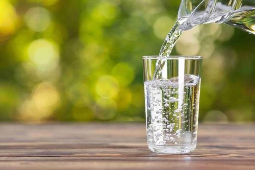 Nước đun sôi để nguội chưa chắc an toàn nếu mắc 5 thói quen này
