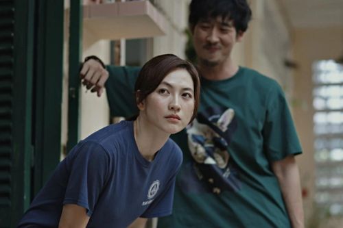 'Diễn viên trăm tỷ' vừa lọt đề cử 100 gương mặt đẹp nhất thế giới là ai?