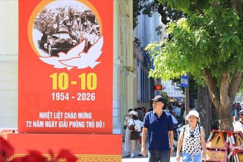 Hà Nội rực rỡ cờ hoa chào mừng 72 năm Ngày Giải phóng Thủ đô