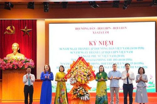 Gia Lâm kỷ niệm các ngày truyền thống trong tháng 10, biểu dương điển hình tiên tiến