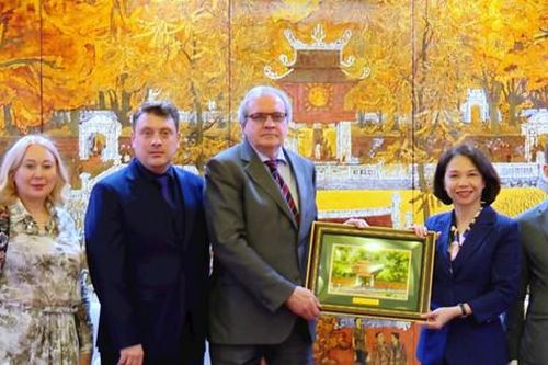 Hà Nội tăng cường hợp tác văn hóa, giáo dục với Nga
