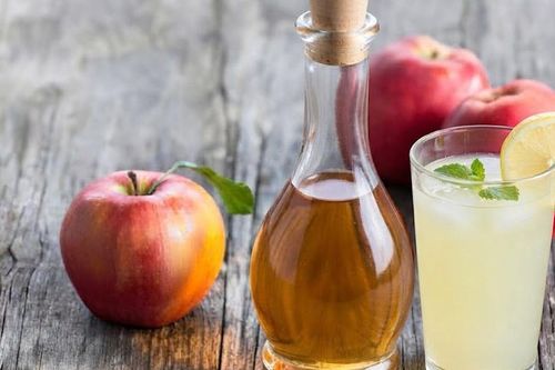 Nên uống nước chanh hay giấm táo để giảm cân?