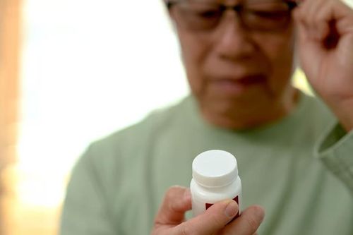 Cảnh báo nguy cơ sa sút trí tuệ từ một loại dưỡng chất bổ khớp quen thuộc