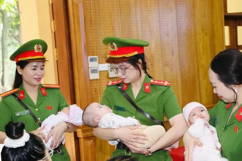 Chương trình khám sức khỏe cho phạm nhân nữ tại Trại tạm giam số 1- CATP Hà Nội