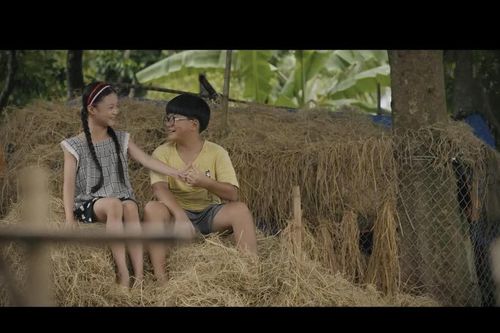 Phim 'Căn nhà không mái che' không chỉ là chuyện 'rổ rá cạp lại'