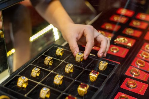 Giá vàng trong nước tăng gần 1 triệu đồng/lượng