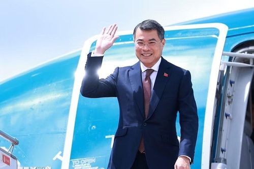 Thủ tướng kết thúc chuyến thăm Lào, bắt đầu thăm chính thức Campuchia