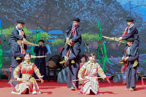 Ngân vang điệu khèn tại Ngày hội Văn hóa dân tộc Mông lần thứ IV