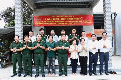 Tô thắm nghĩa tình quân dân qua hoạt động về nguồn