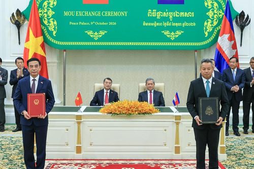 Việt Nam, Campuchia trao đổi nhiều văn kiện hợp tác quan trọng