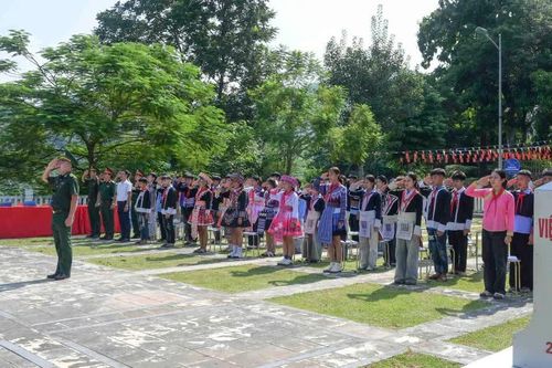 [Ảnh] Bồi đắp tình yêu quê hương đất nước qua 'Tiết học biên cương'