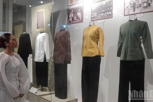Trưng bày chuyên đề Chiếc áo bà ba - Đượm tình phương nam