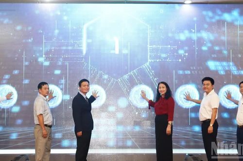Quảng Ngãi phát động khóa tập huấn kỹ năng số trên cổng 'Bình dân học vụ số' năm 2026