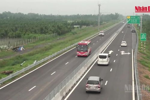 [Video] Tạm thời không xử phạt xe chạy dưới 60km/h tại một số đoạn dốc trên cao tốc