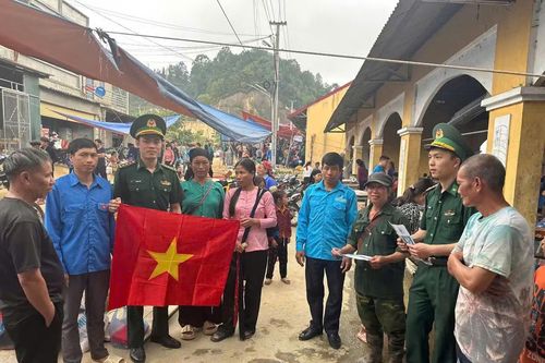 Cùng dân giữ chắc biên cương