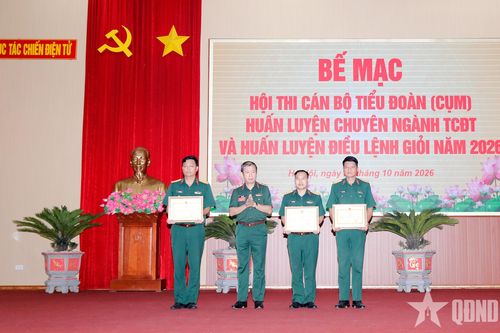 Góp phần xây dựng lực lượng tác chiến điện tử 'tinh, gọn, mạnh'