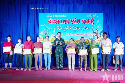 Trường Sĩ quan Thông tin thực hiện hiệu quả công tác dân vận trong diễn tập