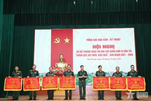 Sơ kết phong trào thi đua xây dựng đơn vị vận tải 'chính quy, an toàn, hiệu quả'