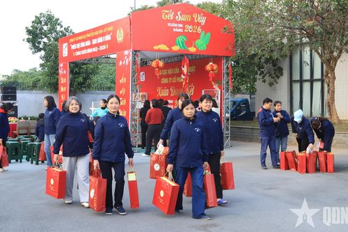 Tổng Liên đoàn Lao động Việt Nam: Tăng nguồn lực, mở rộng đối tượng chăm lo Tết 2027