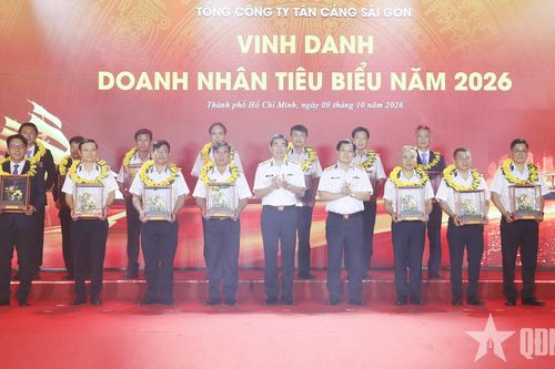 Tổng công ty Tân Cảng Sài Gòn vinh danh 18 doanh nhân tiêu biểu