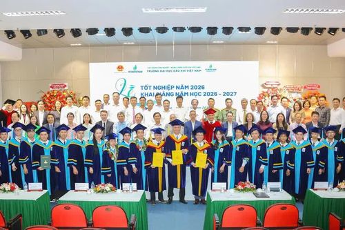 Trường Đại học Dầu khí Việt Nam khai giảng năm học 2026 - 2027 và trao bằng tốt nghiệp năm 2026
