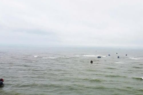 Nỗ lực tìm kiếm ngư dân mất tích sau khi tàu cá bị chìm ở Quảng Trị