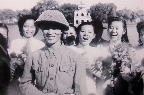 Trung tướng Vương Thừa Vũ: Mắt nhòa lệ vì niềm vui gặp mặt ngày 10/10/1954