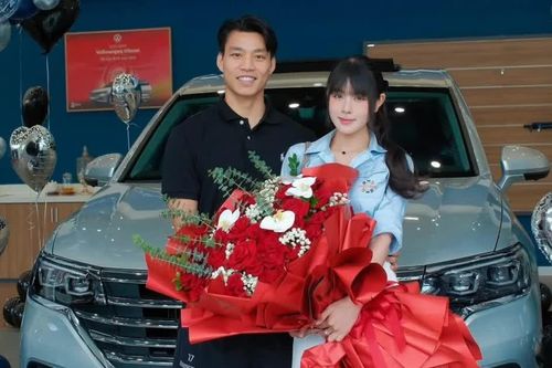 Sau đám cưới, Văn Thanh sắm thêm xế hộp cho vợ