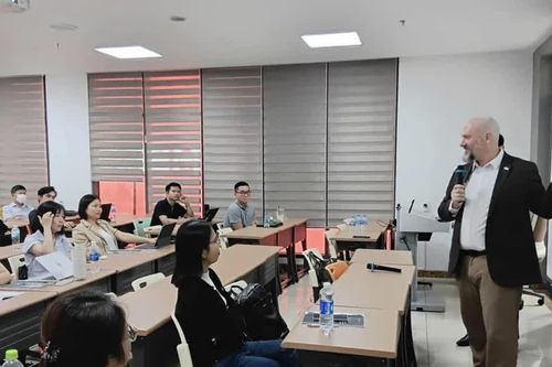 Kỳ 1: Từ giảng đường đến những bài toán của thành phố
