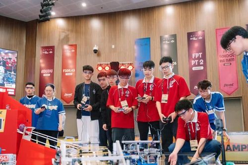 Học sinh Việt Nam tranh tài thi robotics, hướng tới giải vô địch thế giới tại Mỹ