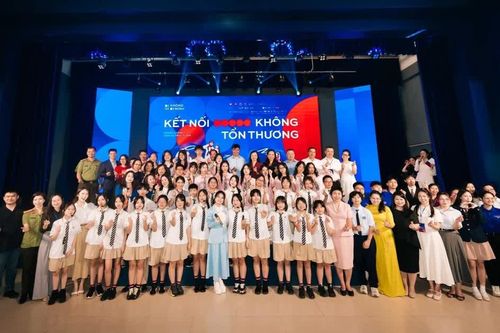 Khởi động 'Không Một Mình' mùa 2: Để trẻ em luôn có một điểm tựa